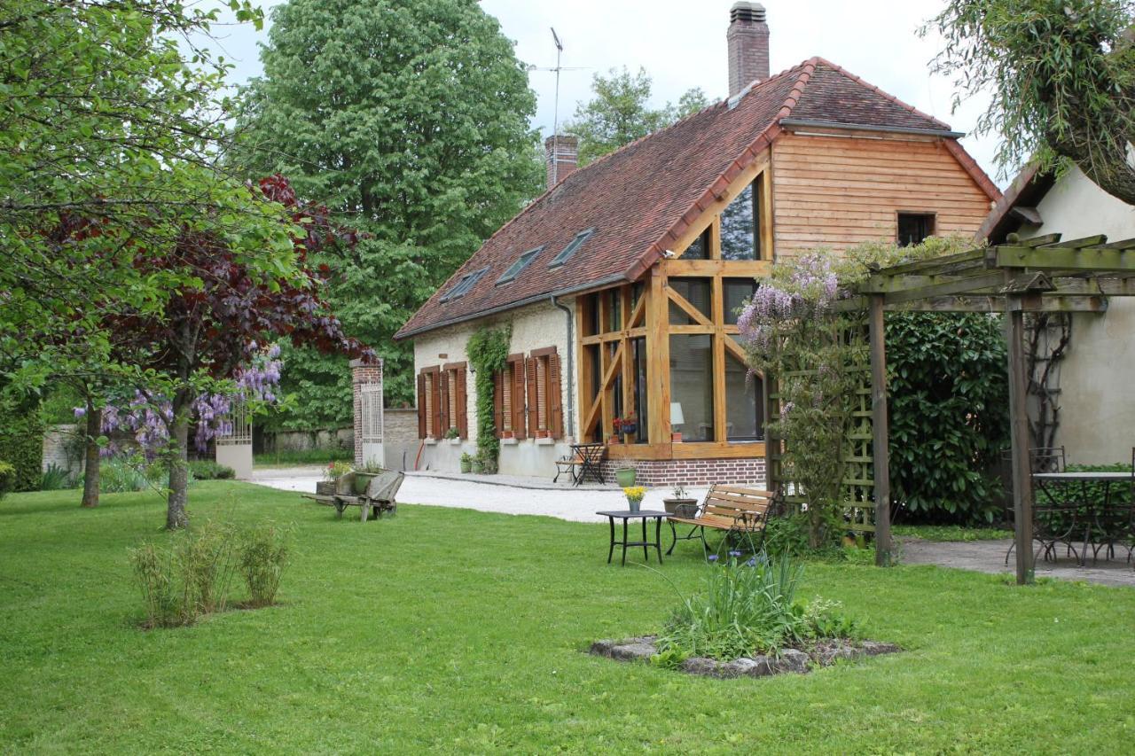 La Croix St Jean Foucheres Exterior foto